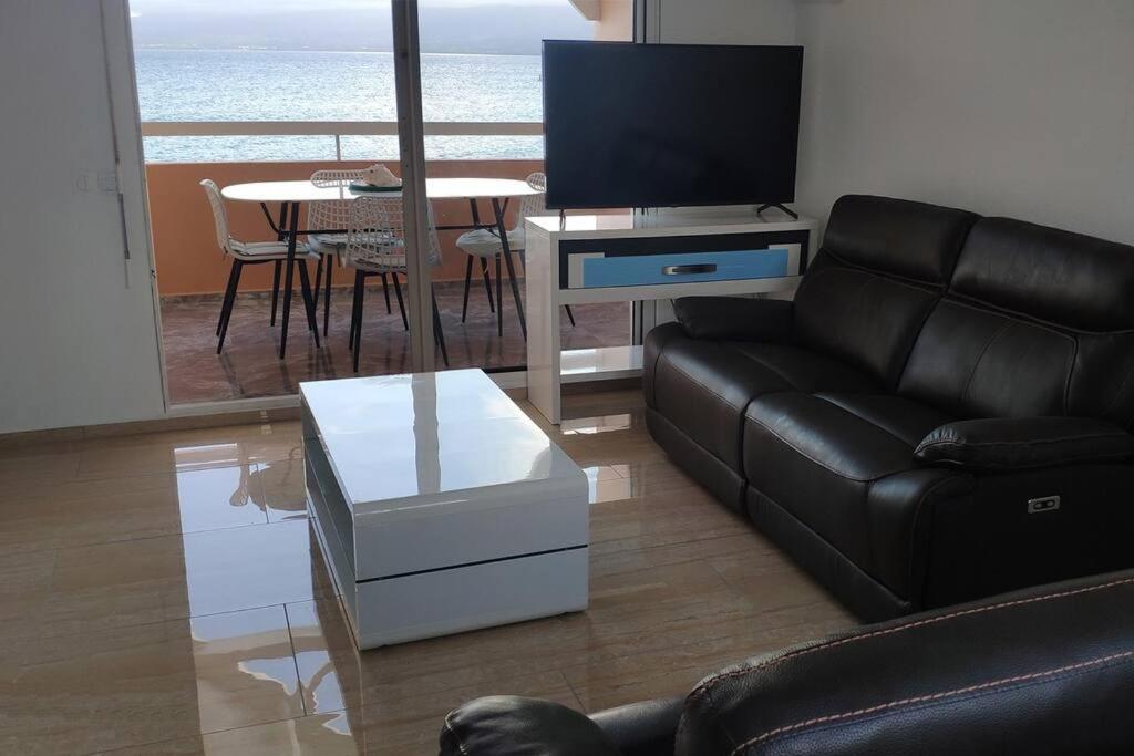 Appart. T2 De Luxe +Jacuzzi, Vue Mer Et Cote Plage Le Gosier  Buitenkant foto